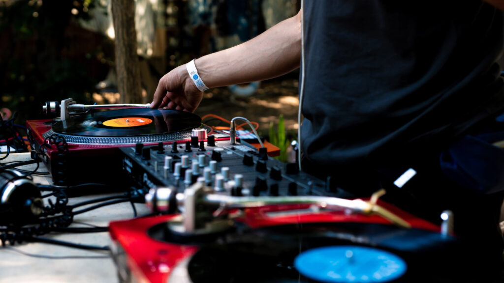 Rise & Shine DJ Party